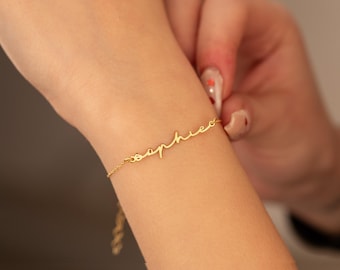 Pulsera minimalista con nombre en oro de 14 quilates / Pulsera con escritura a mano en plata 925 / Pulsera delicada con nombre para niños / Regalo personalizado para el Día de la Madre