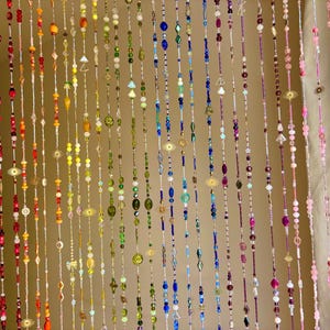 1,5 mètre, commande personnalisée | Rideau de perles bohème, attrape-soleil, perles colorées réfléchissant la lumière, séparateur de pièce hippie