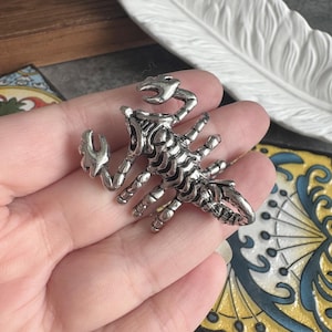 Scorpion Cabinet Knob Pull – Drawer Hardware (32x38mm)-XBYZ124