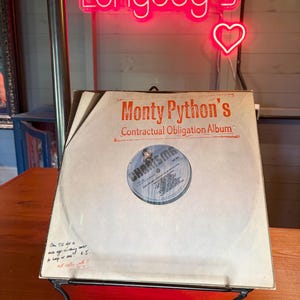 Monty Pythons Contractual Obligation Album LP Album Vinyle vintage en très bon état +