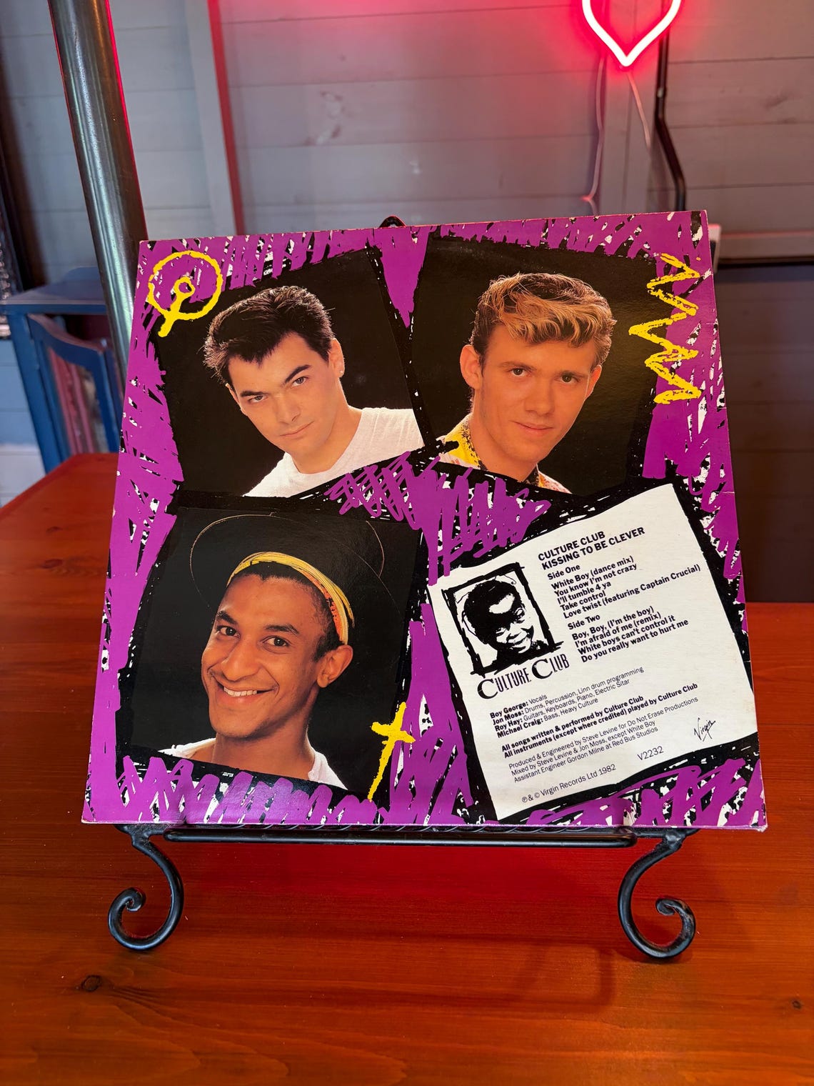 The Culture Club Kissing To Be Clever LP Album Ex/Ex Condition Vinyl Vintage Pop Record V2232 1982, foto 2 di 5