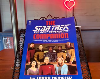 Guía de la serie de ciencia ficción Star Trek: La Nueva Generación, de Larry Nemecek, 1992