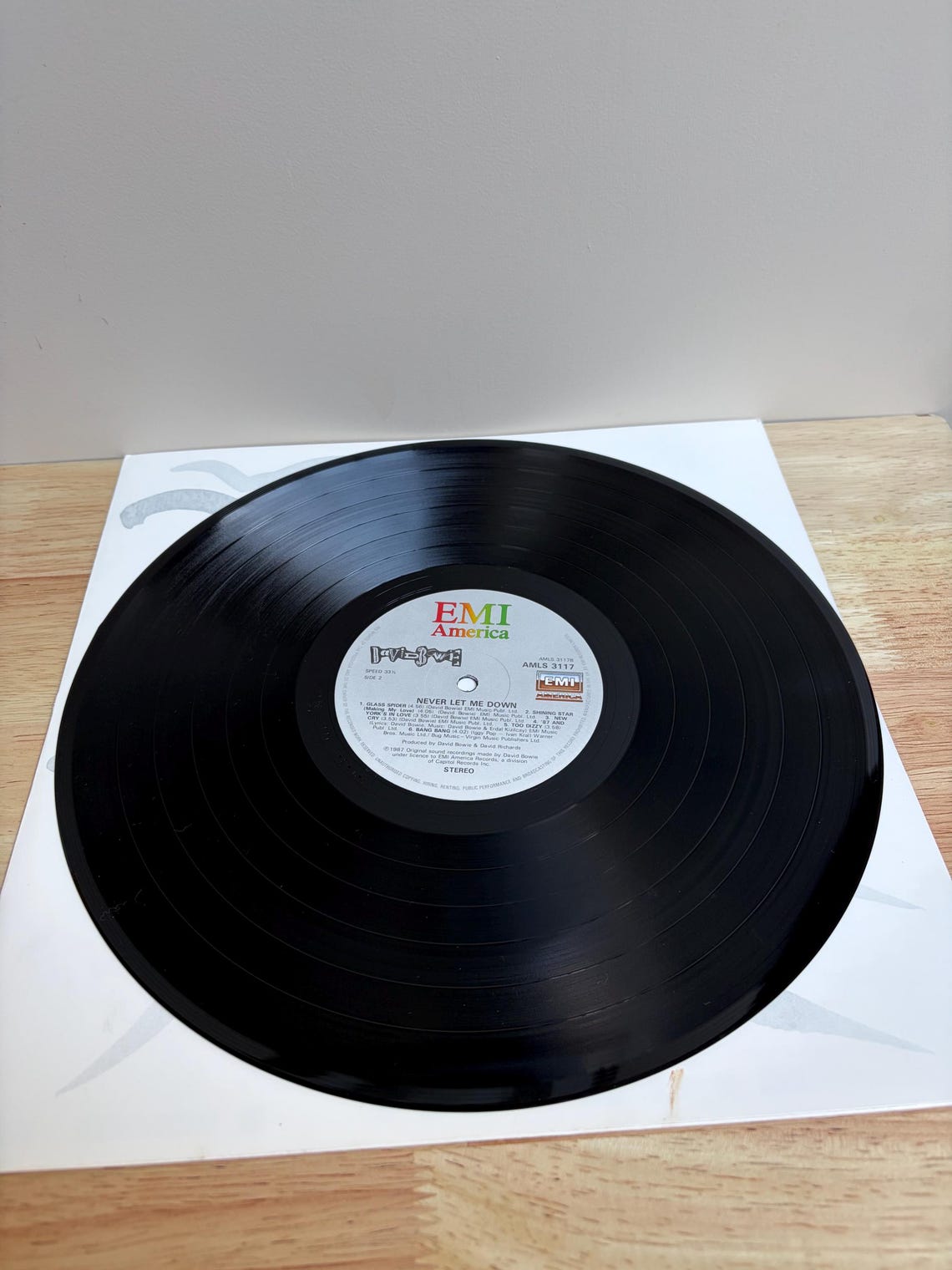 David Bowie Never Let Me Down Vinyl In Excellent Condition! Vintage Record, photo 3 of 5