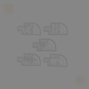 Peut inclure: Plusieurs autocollants du logo The North Face dans un schéma de couleurs gris. Les autocollants présentent le design emblématique de la chaîne de montagnes en demi-dôme de la marque avec le nom de la marque. Les autocollants sont disposés sur un fond gris.
