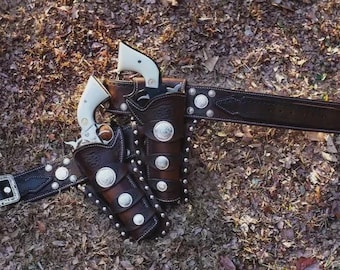 Magnificent Seven western holster. Vasquez two gun rig belt and holster with silver mountings FullGrain Leather Single Action S & W SAAS USA