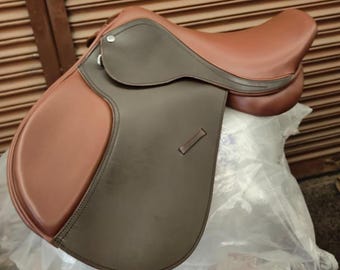 English Leather Covered English Jumping Horse Saddle Premium Comfortable Horse Riding Stirrups 17" seat size