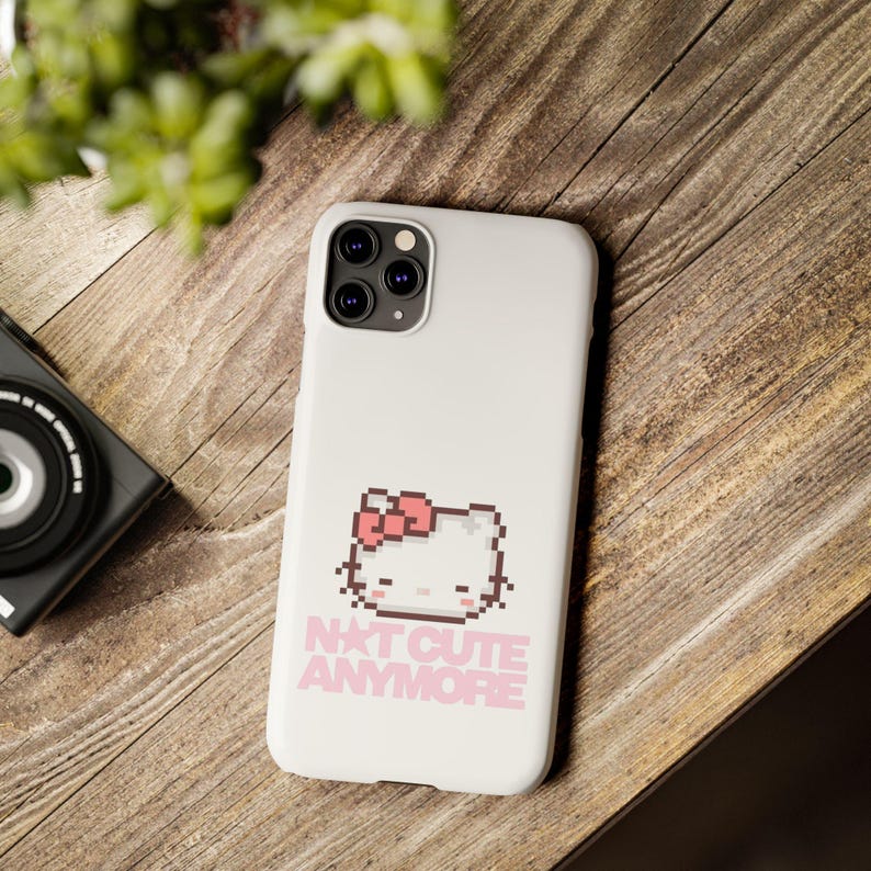 Slim Pixel-telefoonhoesje Hello kitty | Tekst 'Niet meer schattig' afbeelding 12