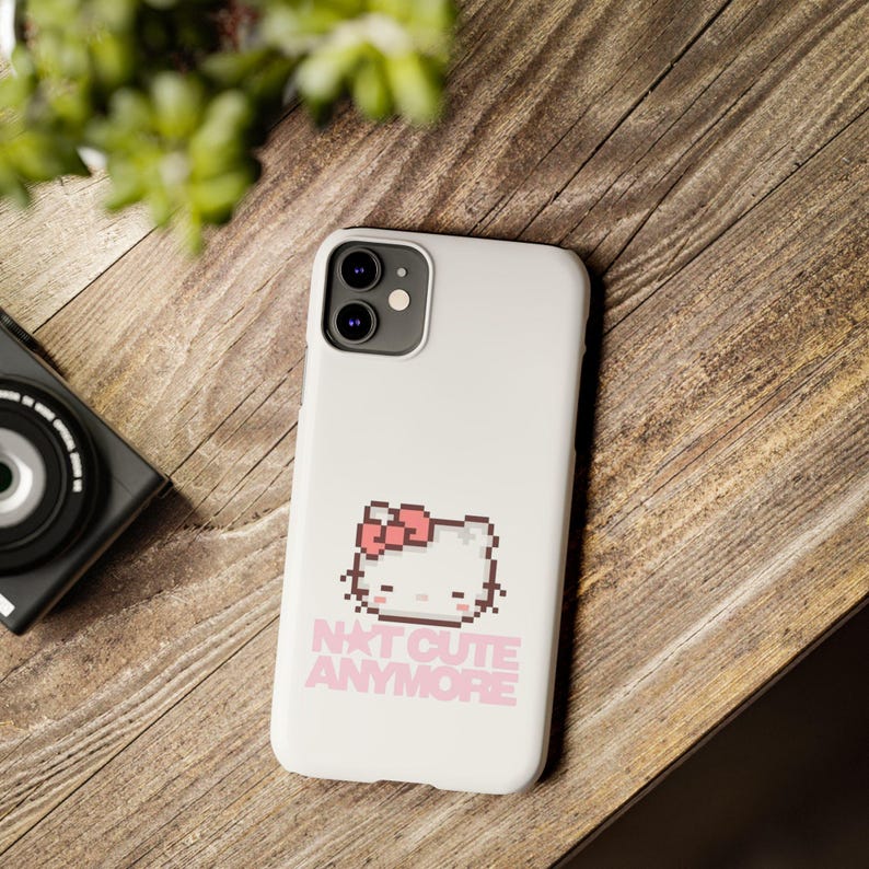 Slim Pixel-telefoonhoesje Hello kitty | Tekst 'Niet meer schattig' afbeelding 3
