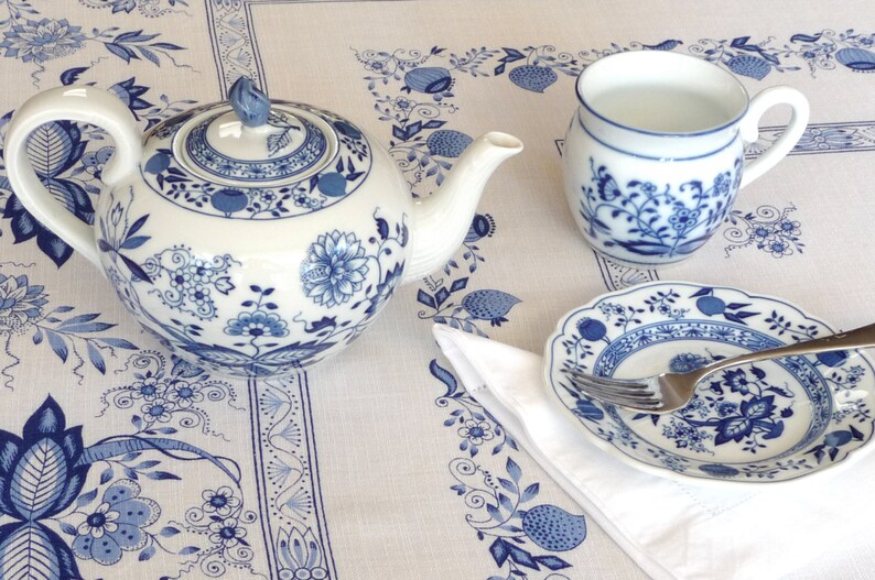German Tablecloth Blue Onion Zwiebelmuster 58 x 51 Etsy