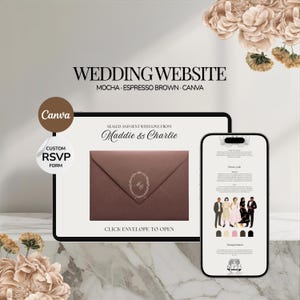 Puede incluir: Una plantilla de sitio web de bodas digital con un esquema de colores moca y marrón expreso. La pantalla muestra un sobre marrón con un monograma floral, el texto "Sealed and sent with love from Maddie & Charlie" y una vista móvil.