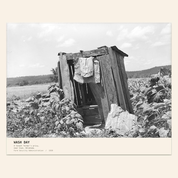 Bijgebouw print, vintage Oklahoma foto uit 1939, grappige badkamer kunst aan de muur, rustieke boerderij Privy decor, zwart-wit download