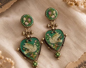 Vintage oorbellen met duivenhart, opvallende oorbellen met groene vogel, romantische cottagecore sieraden