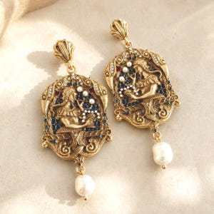 Art Nouveau portret oorbellen, antieke gouden muze hangers met parel, Victoriaanse statement sieraden