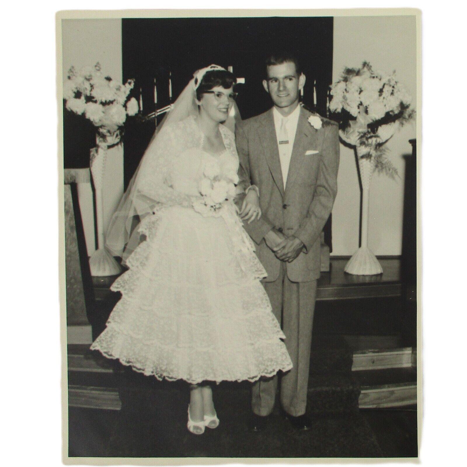 chinese dress ladies Pin-Up Lace Wedding Dress Inspired by 50's with Puffy A Line Skirt
