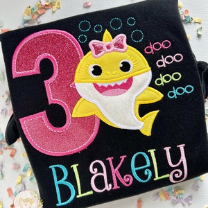 Verjaardagsshirt met doo doo-thema babyhaai ELKE LEEFTIJD