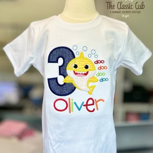 Verjaardagsshirt of bodysuit met haaienthema voor jongens doo doo doo doo