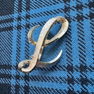Mamselle 1970s Brushed Gold tone L Initial Brooch