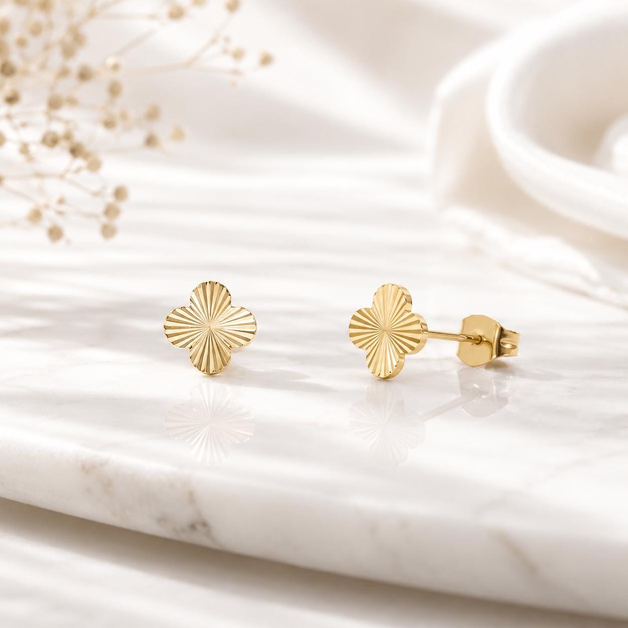 Van cleef earrings - Etsy 日本