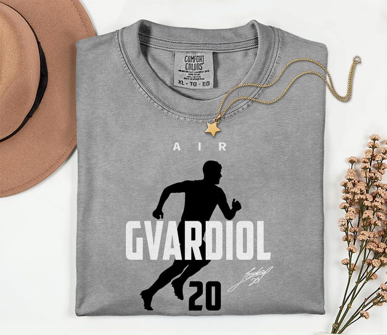 Croatia Football Star Tribute Design, Comfort Colors® Air Gvardiol 20 Graphic Tee, 2026 World Cup Soccer Fan Unisex T-Shirt imagem 8
