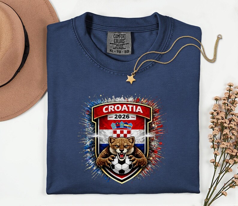 Comfort Colors® Croatia Mascot Soccer Shirt, World Tournament 2026 Gift Graphic Tee, Football Jersey Style Sports Fans Unisex T-Shirt afbeelding 4