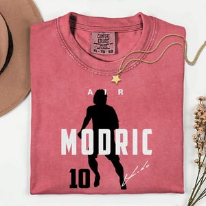 Comfort Colors® Air Modric #10 Soccer Player Tribute Graphic Tee, Croatia Football Star Signature Design, 2026 World Cup Fan Unisex T-Shirt image 14