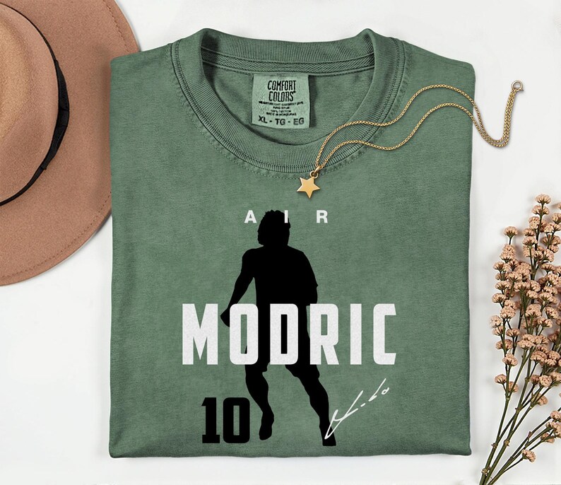 Comfort Colors® Air Modric #10 Soccer Player Tribute Graphic Tee, Croatia Football Star Signature Design, 2026 World Cup Fan Unisex T-Shirt image 9
