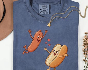 Chemise drôle d'amour de hot-dog et de petit pain, t-shirt de jeu de mots de nourriture de dessin animé rétro mignon, t-shirt graphique de saucisse fantaisiste, cadeau de pique-nique de barbecue d'été pour des gourmets