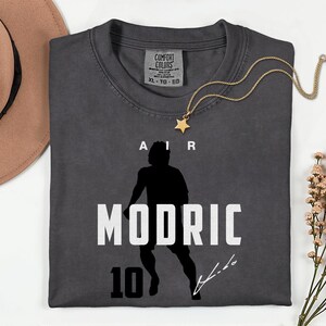 Comfort Colors® Air Modric #10 Soccer Player Tribute Graphic Tee, Croatia Football Star Signature Design, 2026 World Cup Fan Unisex T-Shirt image 7