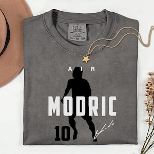 Comfort Colors® Air Modric #10 Soccer Player Tribute Graphic Tee, Croatia Football Star Signature Design, 2026 World Cup Fan Unisex T-Shirt image 12