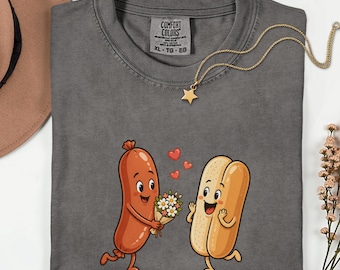 Jolie chemise pour couple de hot-dogs, t-shirt drôle d'amour avec des saucisses et des petits pains, cadeau de jeu de mots pour la Saint-Valentin, t-shirt de dessin animé rétro 1717 couleurs confortables, cadeau pour gourmets