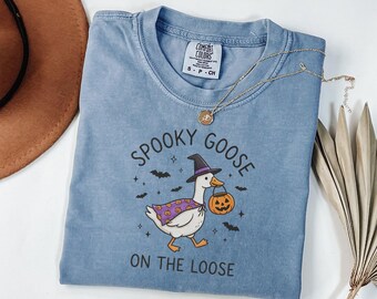 Halloween Goose Shirt, Witch Goose Graphic Tee, Comfort Colors 1717 Spooky Season T-Shirt
