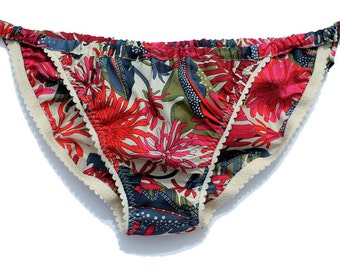 Ladies Liberty print cotton KNICKERS with pretty elastic trim, Australian size 10