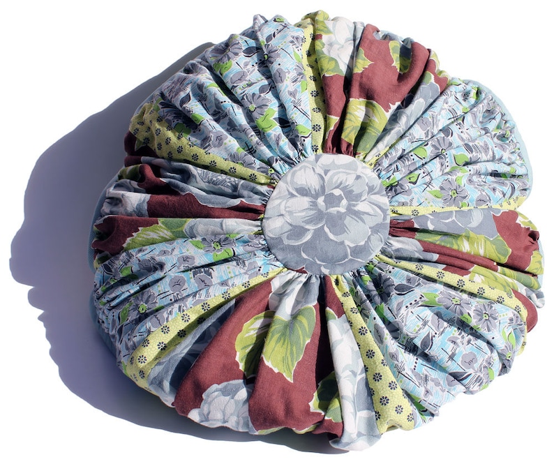 Retro Style Powder Puff Round Cushion Cover SEWING PATTERN With Pretty