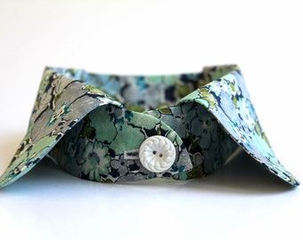 detachable fabric COLLAR in Liberty print floral design trimmed with cute vintage buttons