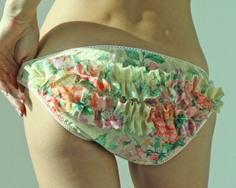 cute ladies knicker SEWING PATTERN with full bottom, dropped low cut waist and optional frilly back