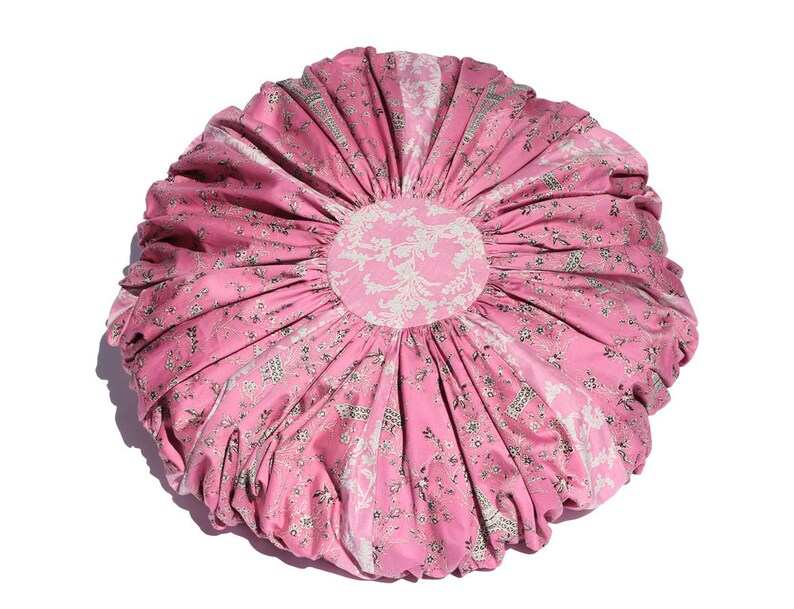 retro style powder puff round cushion cover SEWING PATTERN with pretty gathered design detail image 3