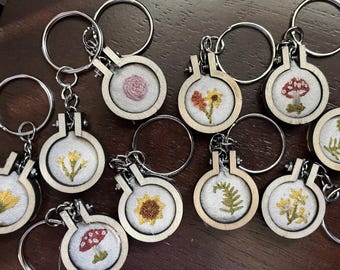 Mini llaveros bordados personalizados