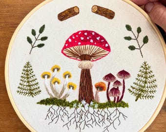 Bordado de exhibición de bosque hecho a mano