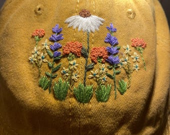 Gorra de béisbol floral bordada a mano