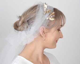 Floral hair pins wedding Gold and crystal hair pin Gold bridal hair piece Leaf wedding hairpins Decorative hair picks Bridesmaid headpieces