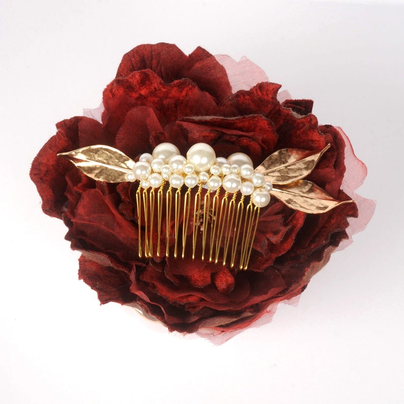 Pearl bridal hair comb, Wedding hair comb, Gold bridal headpiece, Leaf haircomb, Wedding hair piece, Pearl wedding comb, Pearl hairpiece image 1