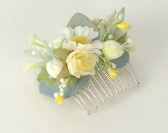 Daisy hair comb, Floral headpiece wedding, Flower girl head piece, Small bridal hairpiece, Yellow white haircomb, Flower hair accessory comb