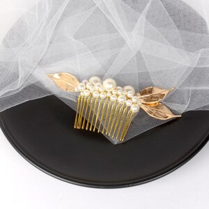 Pearl bridal hair comb, Wedding hair comb, Gold bridal headpiece, Leaf haircomb, Wedding hair piece, Pearl wedding comb, Pearl hairpiece image 3