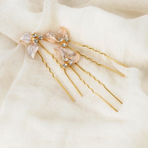 Bridal hair pins, Minimalist wedding hair pieces, Chic leaf hairpins, Rhinestone gold hair jewellery, Floral bobby pins, Bridesmaid headwear image 9