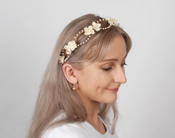Pearl bridal headband, Rustic flower wedding tiara, Renaissance floral crown, Unusual beaded hair piece, Pearl headpiece, Ballerina headband