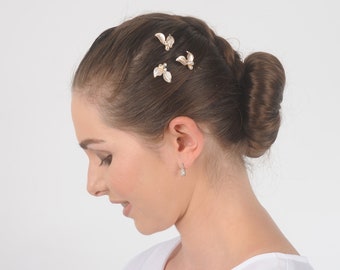 Bridal hair pins, Minimalist wedding hair pieces, Chic leaf hairpins, Rhinestone gold hair jewellery, Floral bobby pins, Bridesmaid headwear