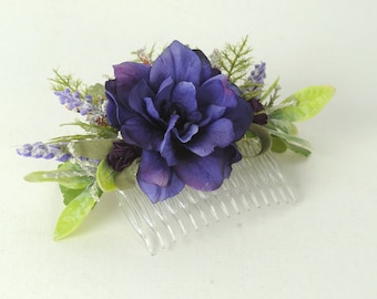 Purple lavender hair piece, Flower hair comb, Bridesmaid headpiece, Floral wedding guest head piece, Hairpiece for brides, Green leaf comb