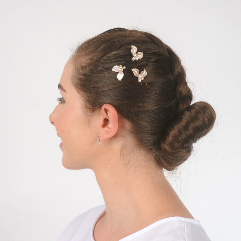 Bridal hair pins, Minimalist wedding hair pieces, Chic leaf hairpins, Rhinestone gold hair jewellery, Floral bobby pins, Bridesmaid headwear image 7