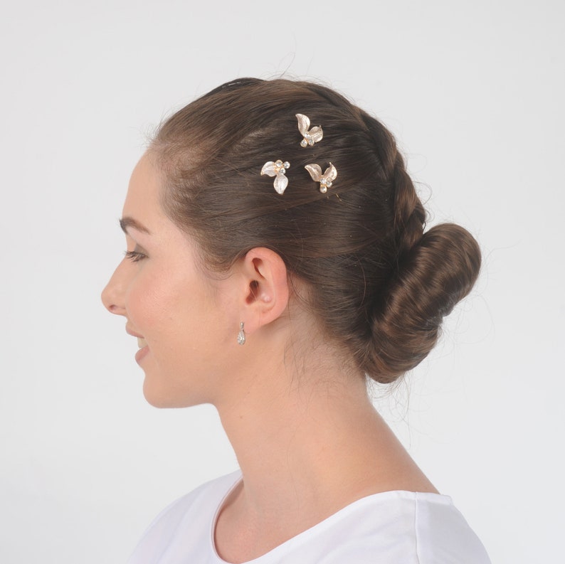 Bridal hair pins, Minimalist wedding hair pieces, Chic leaf hairpins, Rhinestone gold hair jewellery, Floral bobby pins, Bridesmaid headwear image 10