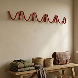 Röd vågig vägghängare i metall, minimalistisk klädhängare, flytande handdukskrok, platsbesparande strykjärn
